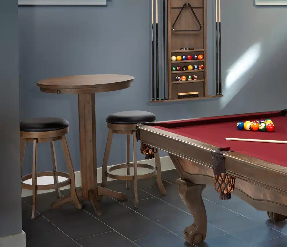 Traditional Backless Barstool