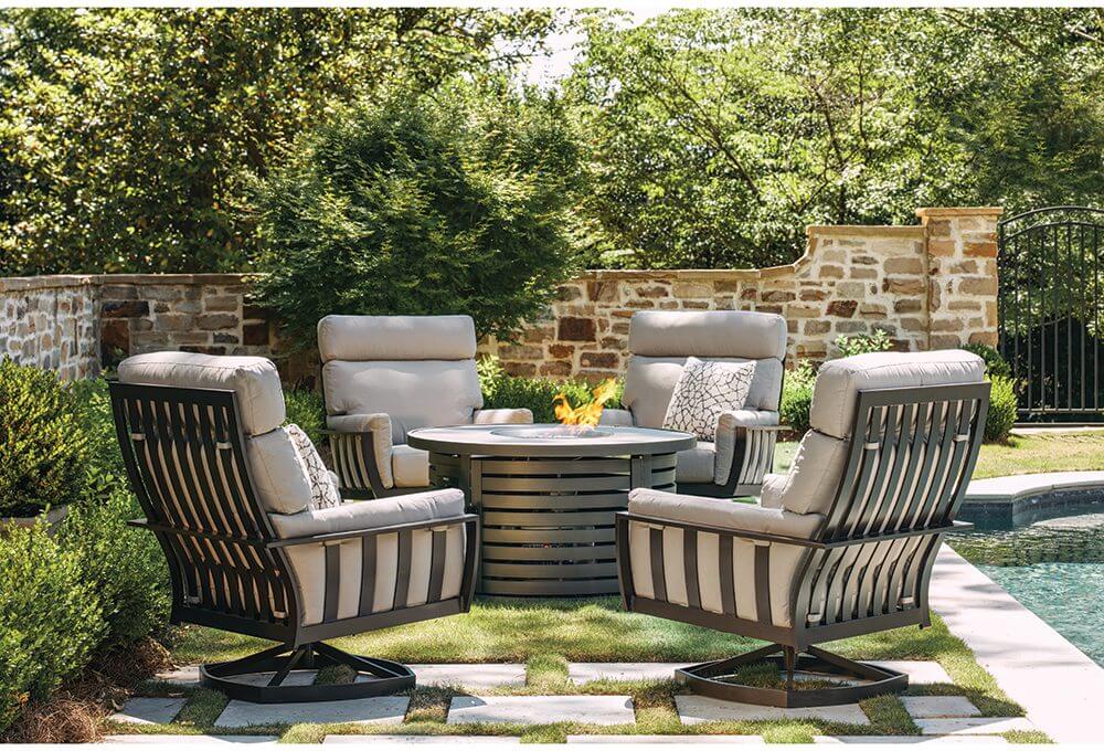 Luxe Swivel Chair