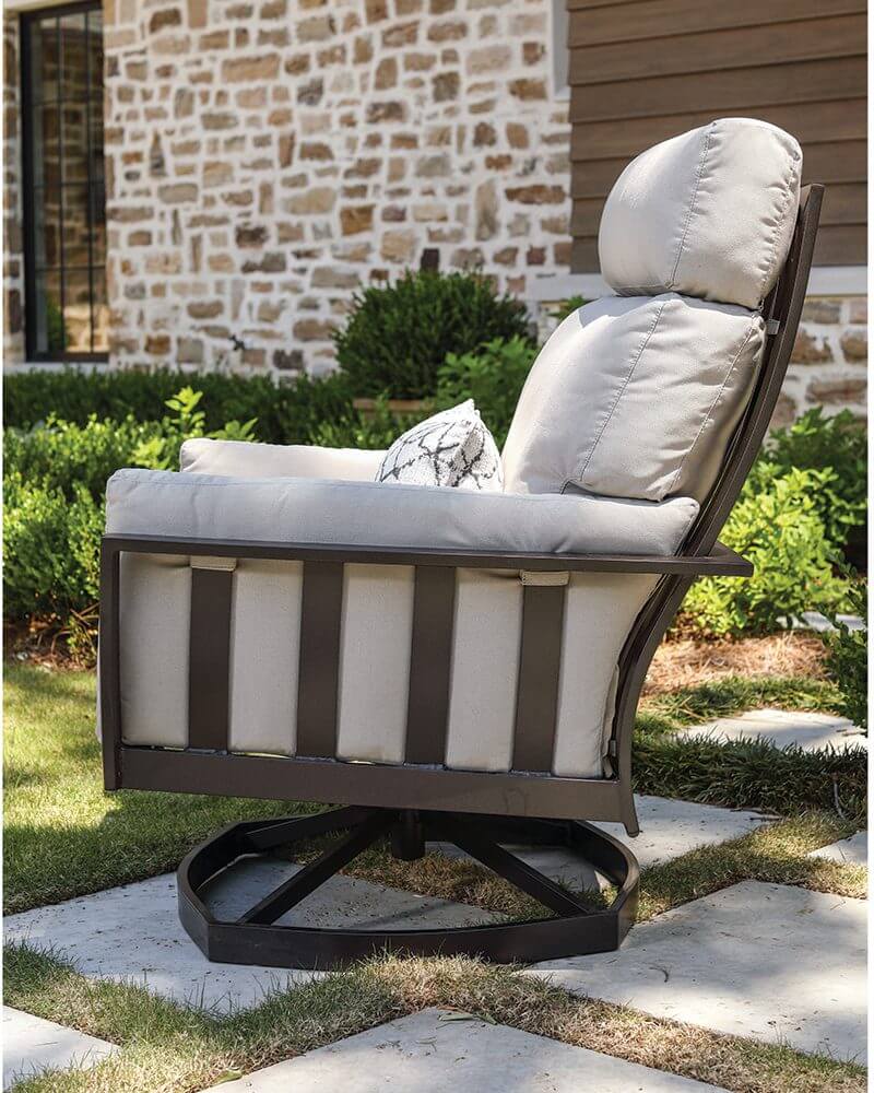 Luxe Swivel Chair